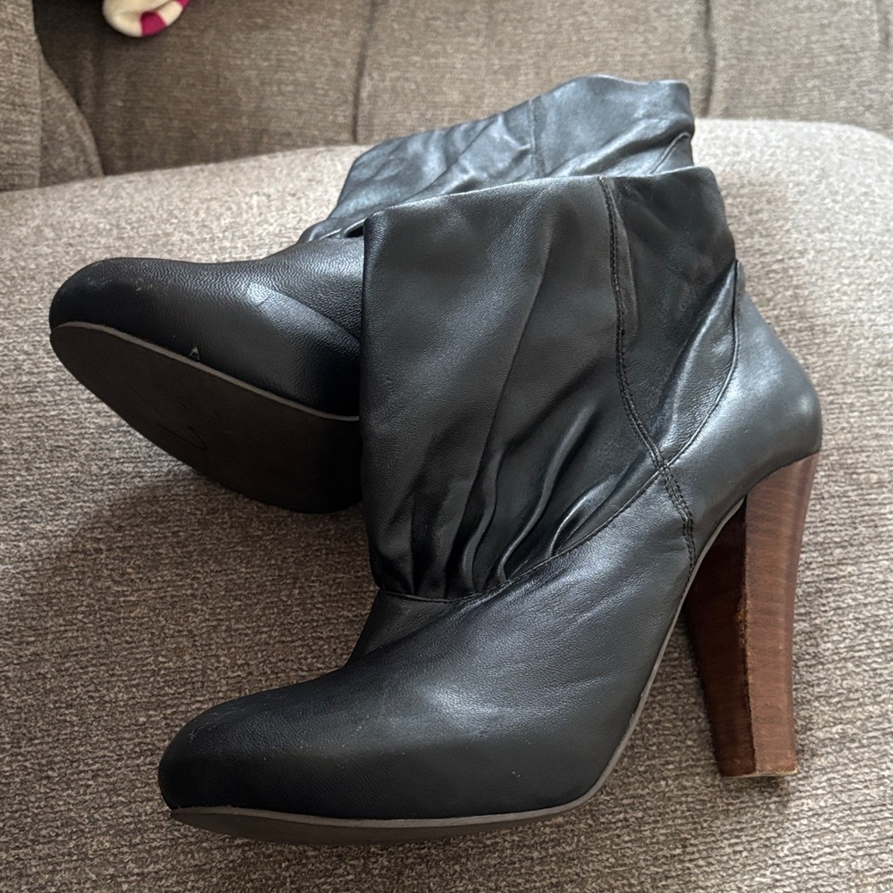 DV Dolce Vita Black Faux Leather Women's 4” Bikercore Boots Booties Size 8.5